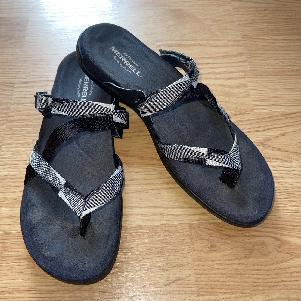 Women’s Merrell Air Cushion Memory Foam Black & White Strappy Sandals Size 9